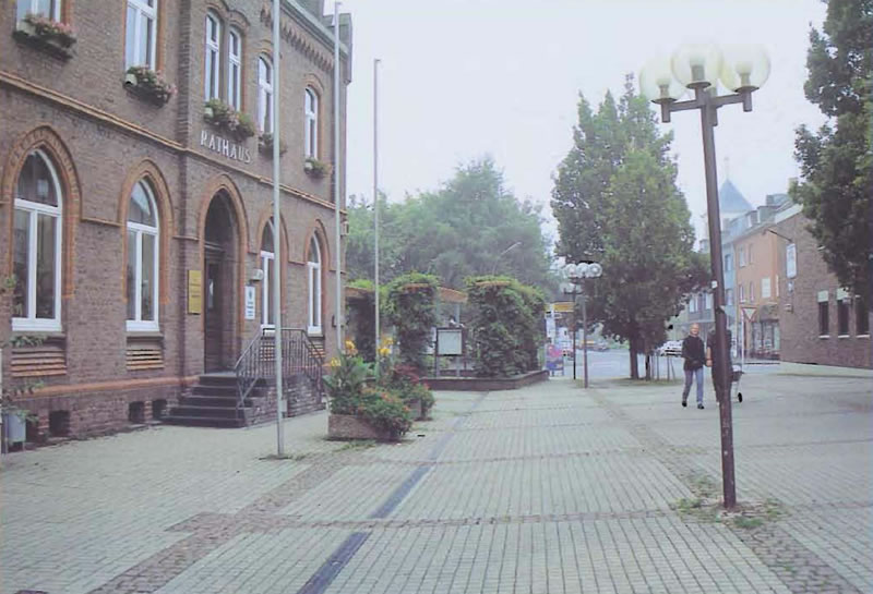 Die heutige Bezirksverwaltungsstelle Giesenkirchen am Konstantinplatz.