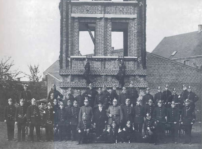 Einweihung des Steiergerturms der Freiwilligen Feuerwehr Giesenkirchen am 26. Juni 1926