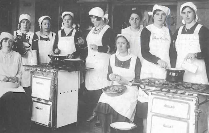 Kochkurs des Mütterverein um 1930