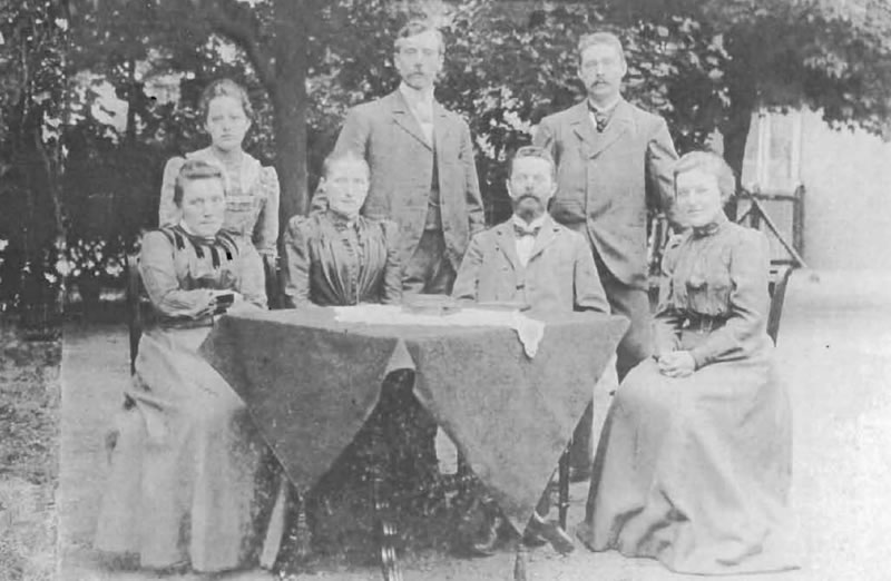 Lehrer der Westschule um 1915